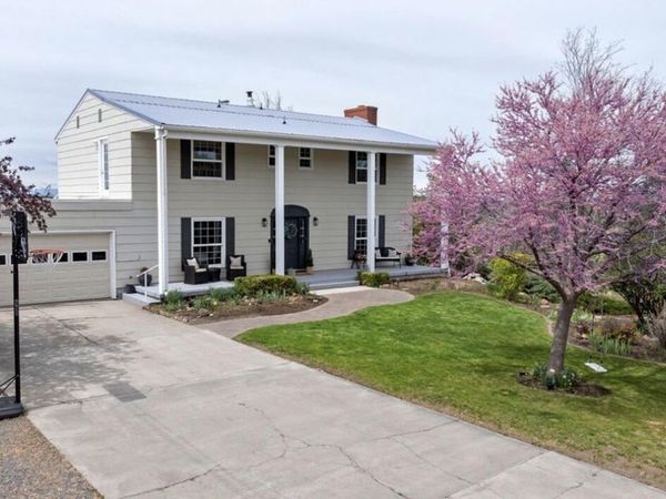 1103 NE Richard Lane, Madras, OR 97741