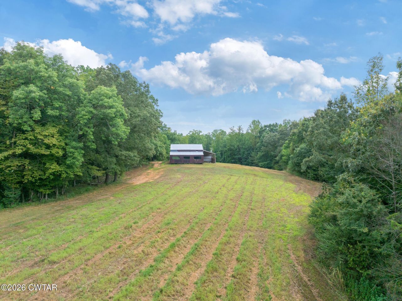 957 Holladay Road, Parsons, TN 38363 Main Photo