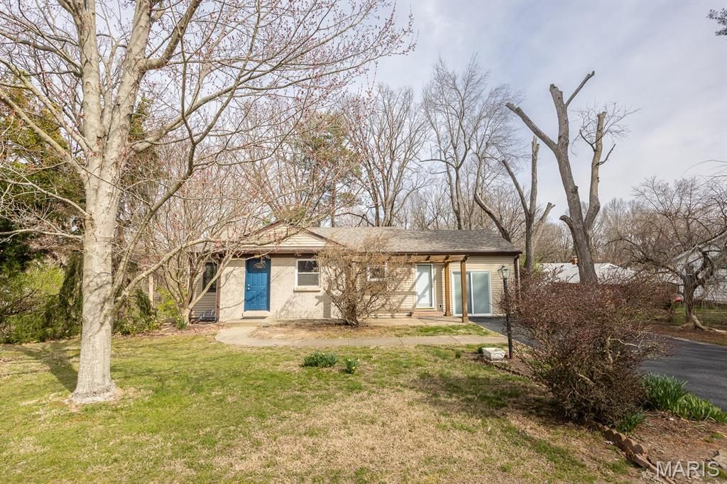 161 Westwood Drive, Belleville, IL 62226 Main Photo