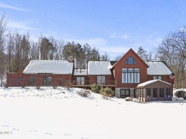 65 Johnny Cake Hill Rd, Petersburg, NY 12138