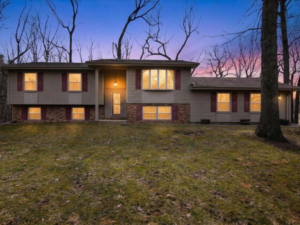 8625 Abbey Road, Jackson, MI 49201