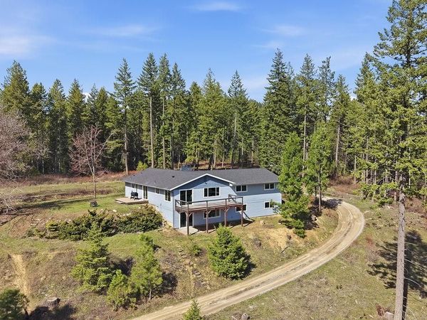 4724 Price #B Rd, Clayton, WA 99110