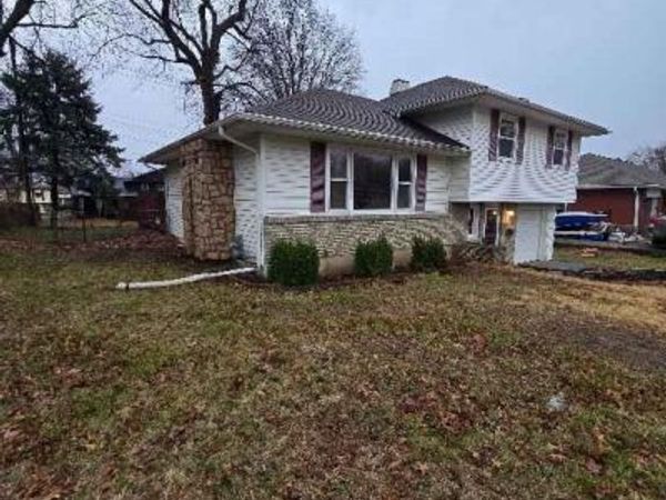 4117 S McCoy Street, Independence, MO 64055