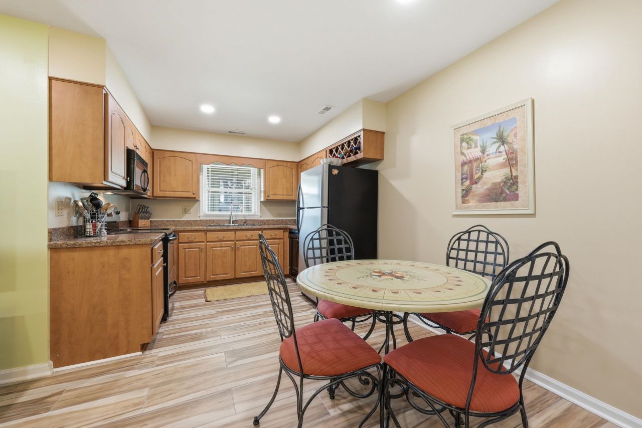 113 Ash St. Photo 11