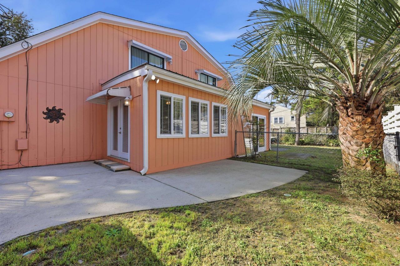 113 Ash St. Photo 34