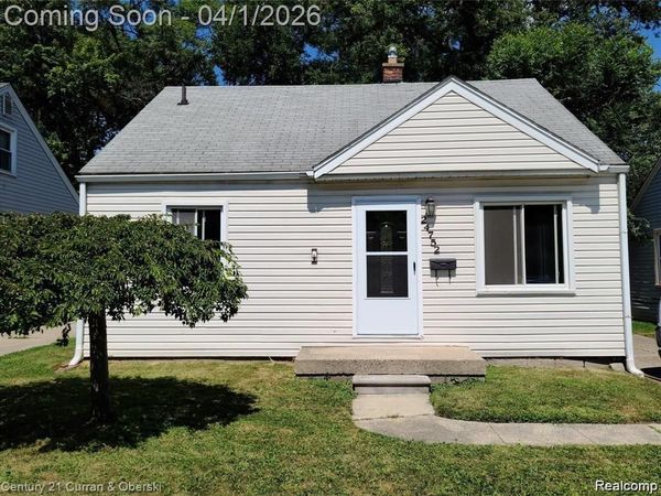24752 Hopkins Street, Dearborn Heights, MI 48125