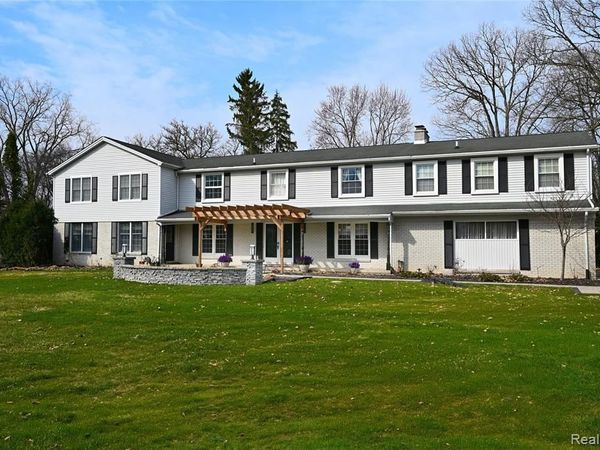 5100 Kings Gate Way, Bloomfield Twp, MI 48302