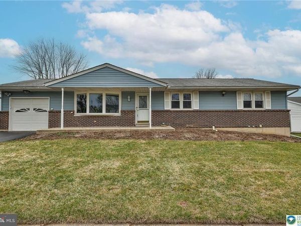2982 MAGNOLIA CIRCLE , MACUNGIE, PA 18062