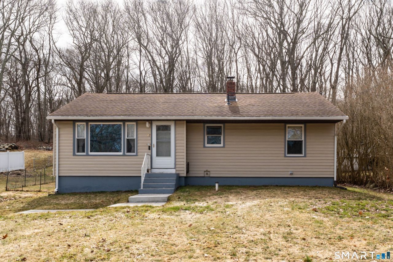 27 Linda, Montville, CT 06382 Main Photo