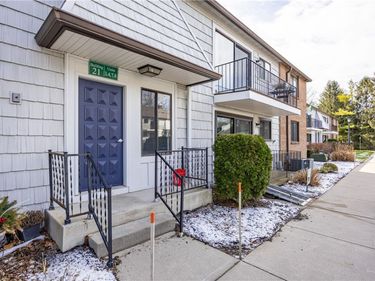 21 High Gate, Unit 4, Fairport, NY 14450