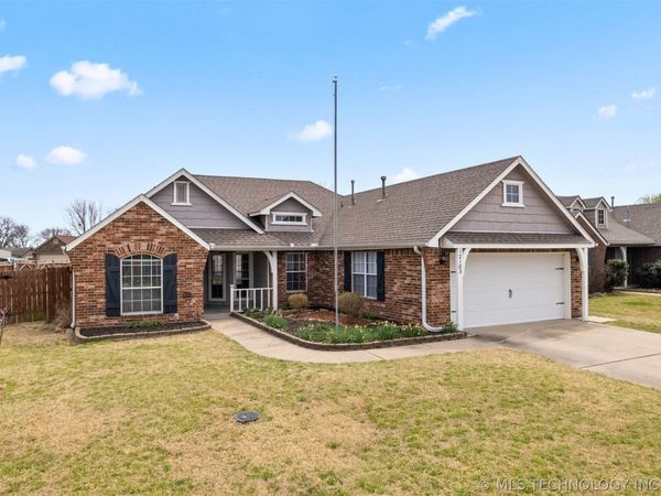 12183 N 108th East Avenue , Collinsville, OK 74021