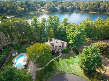 25 Juniper Street, Wenham, MA 01984