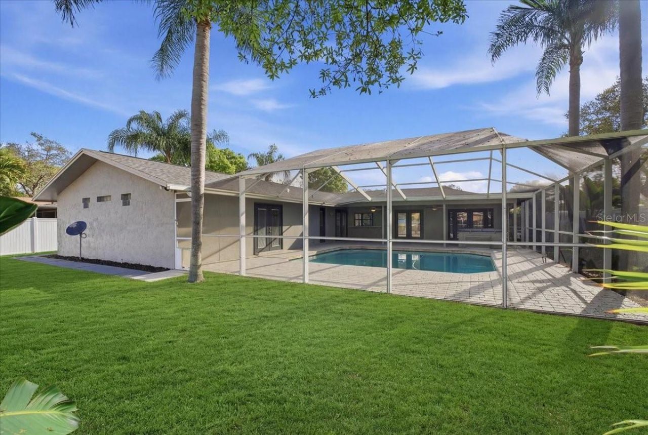 9430 Patricia Court, Seminole, FL 33776 Photo