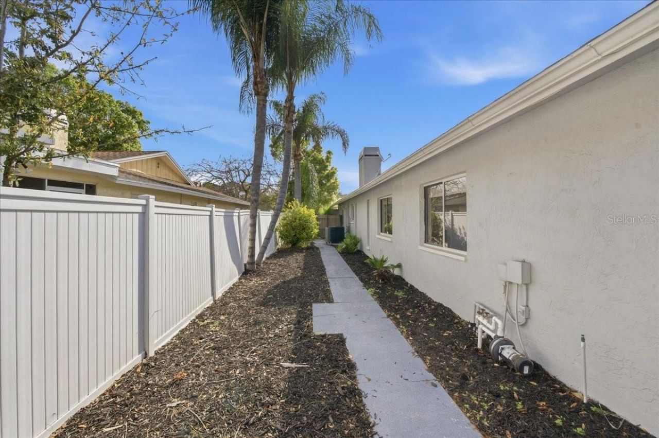 9430 Patricia Court, Seminole, FL 33776 Photo