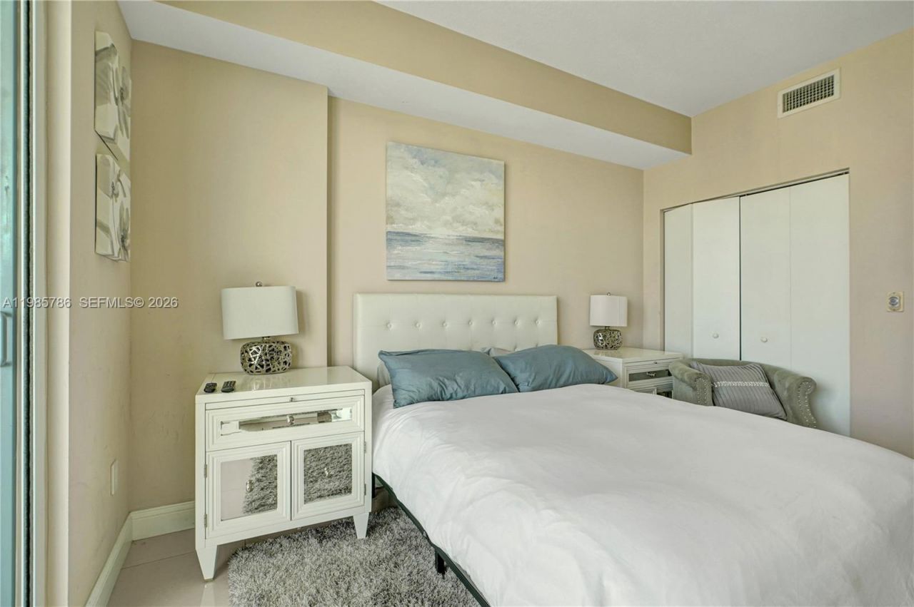 79 SW 12th St, Unit 3412-S, Miami, FL 33130 Photo