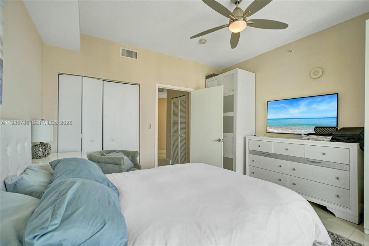 79 SW 12th St, Unit 3412-S, Miami, FL 33130 Photo