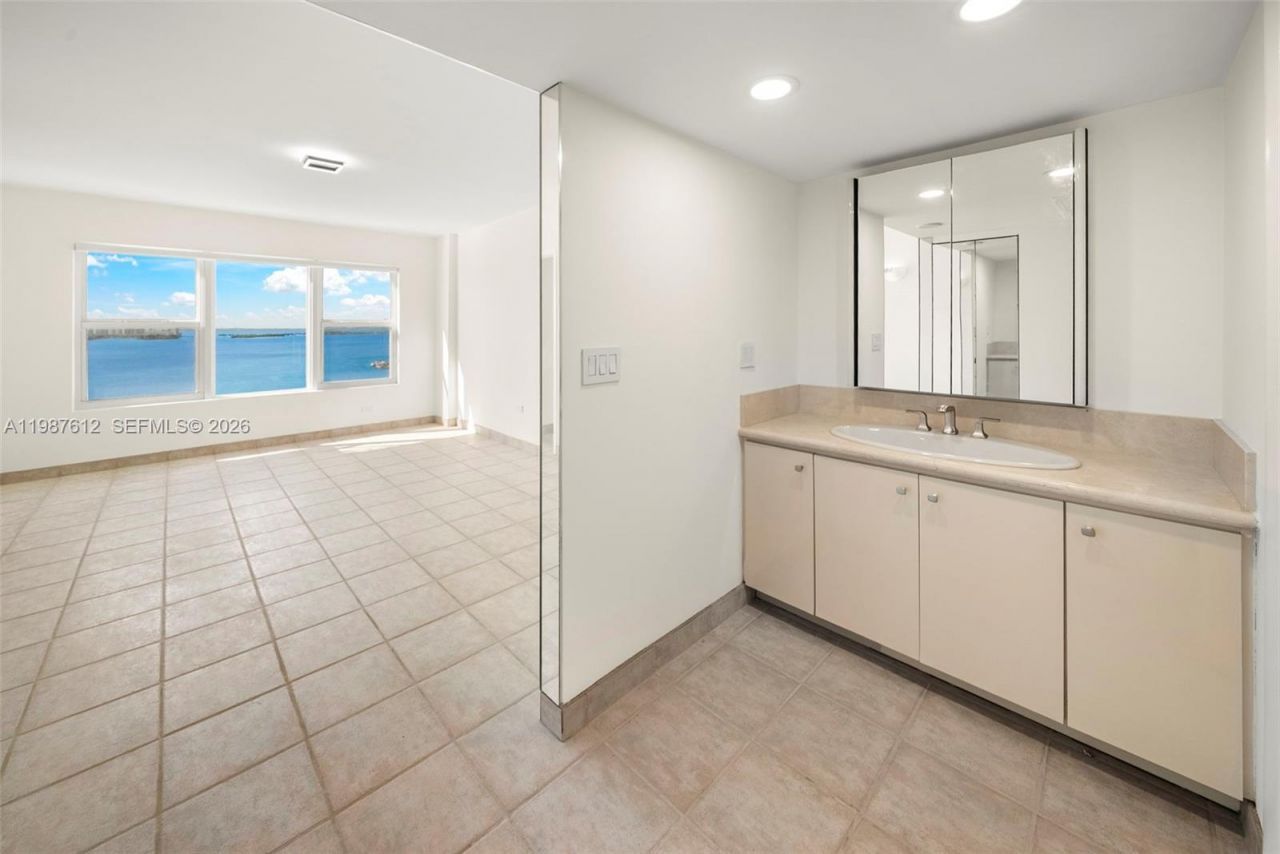 11111 Biscayne Blvd , Unit 19D, Miami, FL 33181 Photo