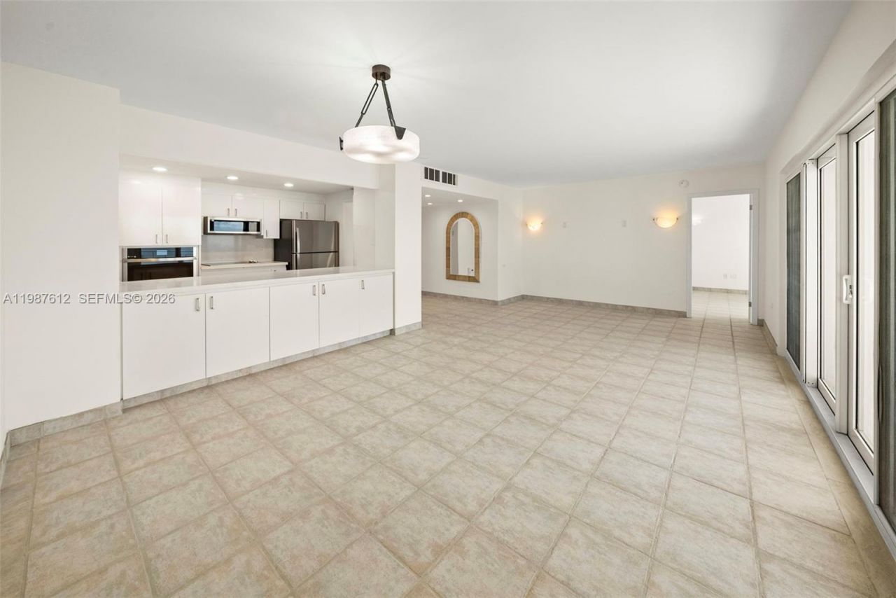 11111 Biscayne Blvd , Unit 19D, Miami, FL 33181 Photo