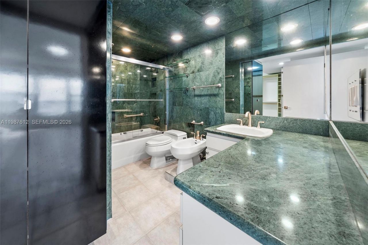 11111 Biscayne Blvd, Unit 19D, Miami, FL 33181 Photo