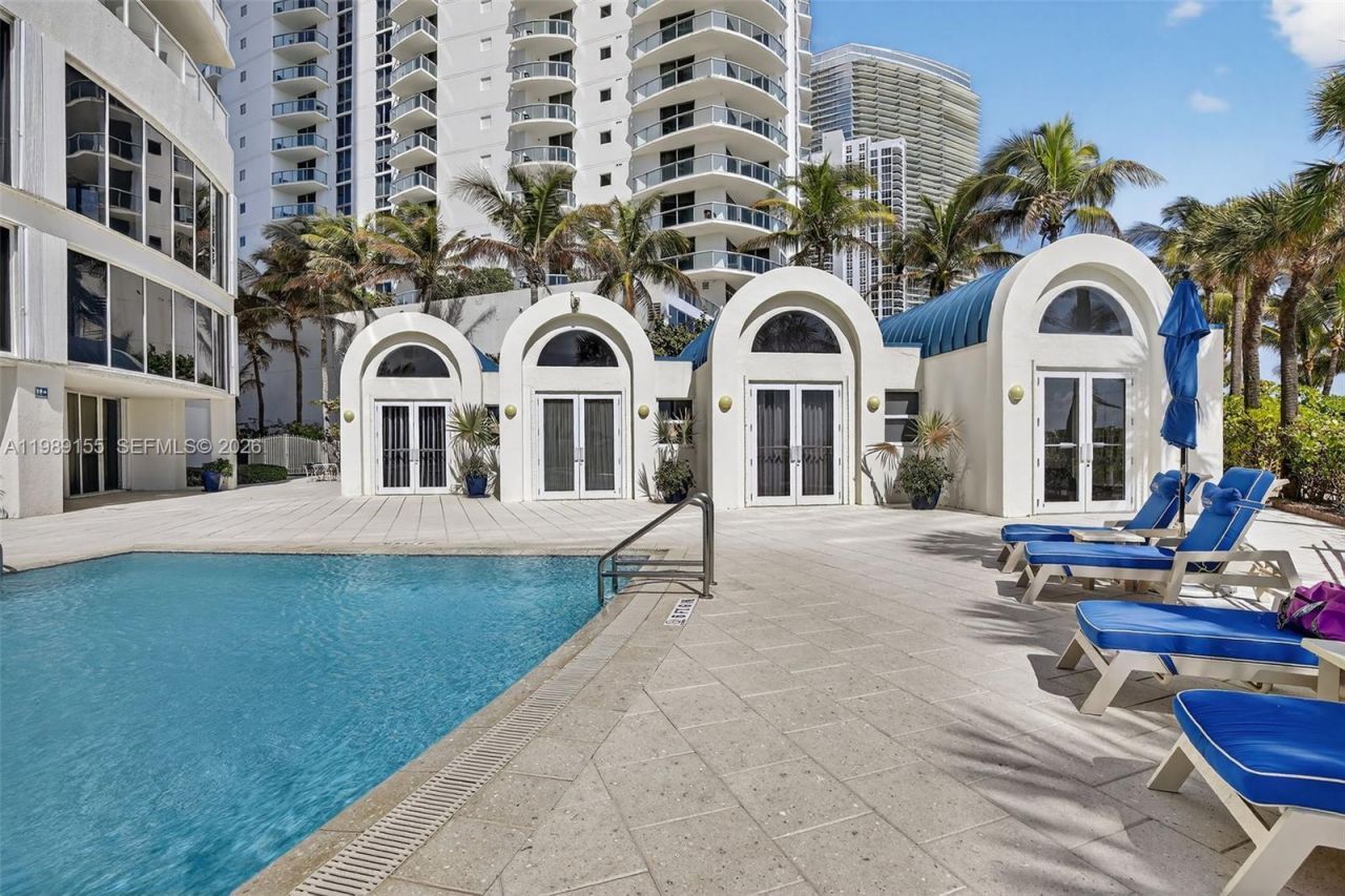 18671 Collins Ave, Unit 1702, Sunny Isles Beach, FL 33160 Photo