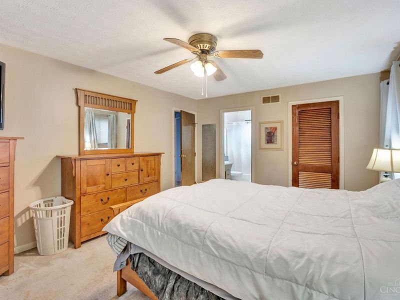 5525 Whispering, Cincinnati, OH 45247 Photo 23