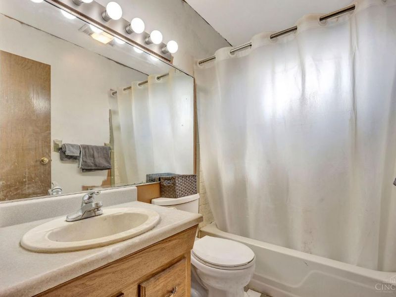 5525 Whispering, Cincinnati, OH 45247 Photo 28