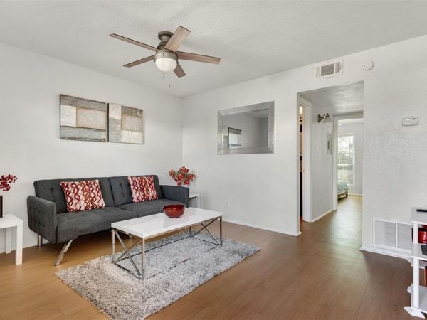 2401 Manor RD, Unit 209, Austin, TX 78722