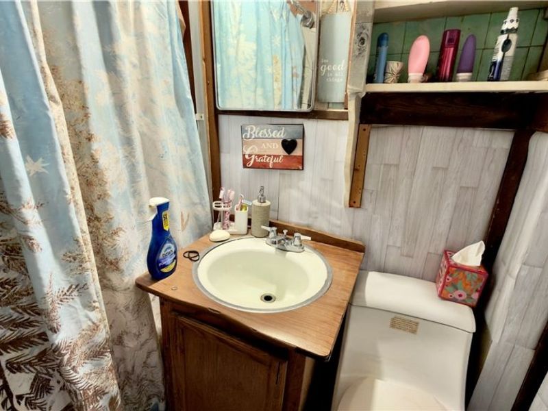 143 S Point Drive, Avon Lake, OH 44012 Photo 12