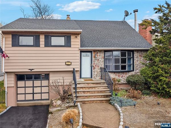 22 Cottage Street, BELLEVILLE, NJ 07109