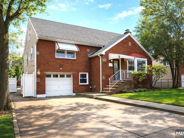 86 Howland Avenue, TEANECK, NJ 07666