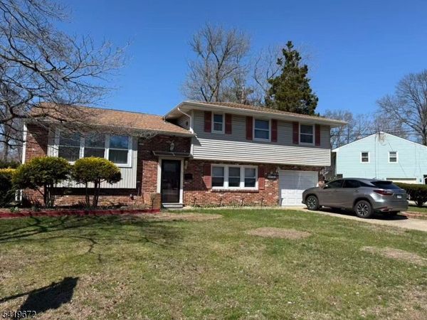 976 Kingston Dr, Cherry Hill, NJ 08034
