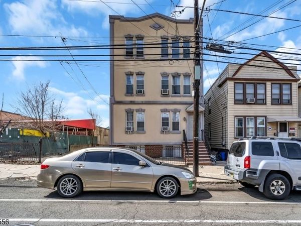 305 Cator Ave, Jersey, NJ 07305