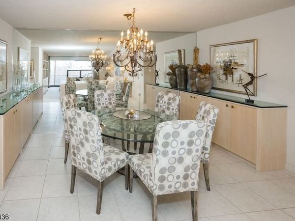 2 Claridge Dr, Verona, NJ 07044