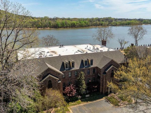 33 Riverpoint Road, Little Rock, AR 72202