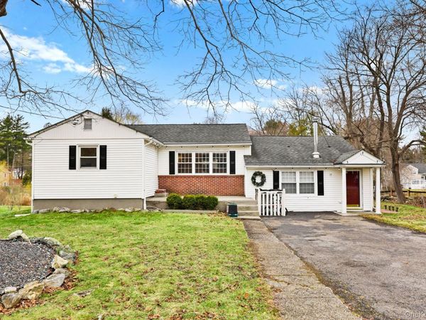 2881 Meadowcrest Drive , Yorktown Heights, NY 10598