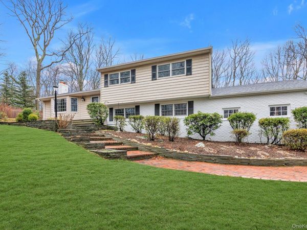 64 Bankside Drive , Centerport, NY 11721