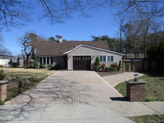 39 Split Cedar Drive Islandia, NY 11749