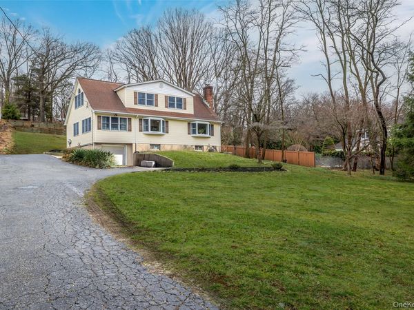 223 Bread And Cheese Hollow Road, Fort Salonga, NY 11768