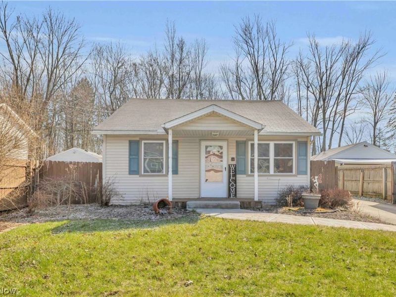 5747 Pleasant Avenue, North Ridgeville, OH 44039 Photo 2