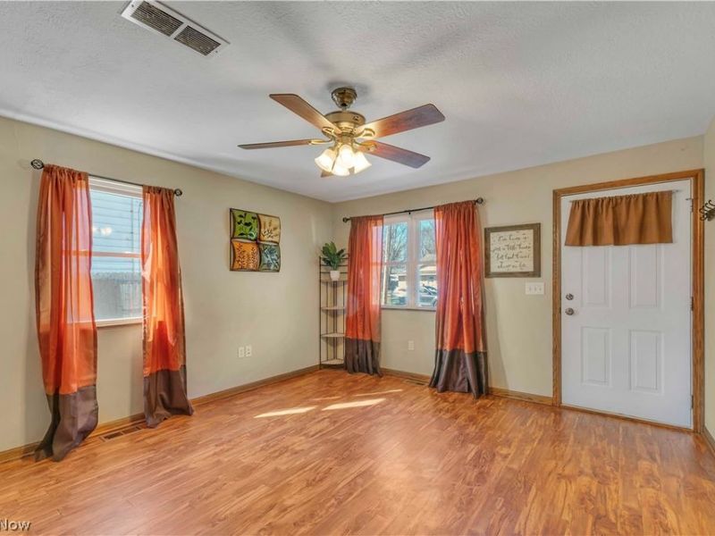 5747 Pleasant Avenue, North Ridgeville, OH 44039 Photo 4