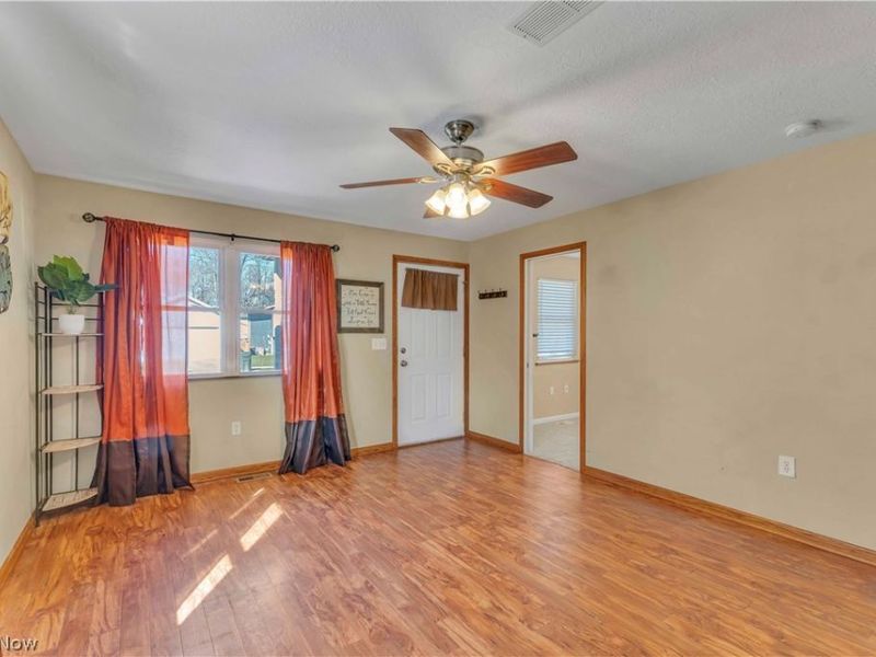 5747 Pleasant Avenue, North Ridgeville, OH 44039 Photo 5