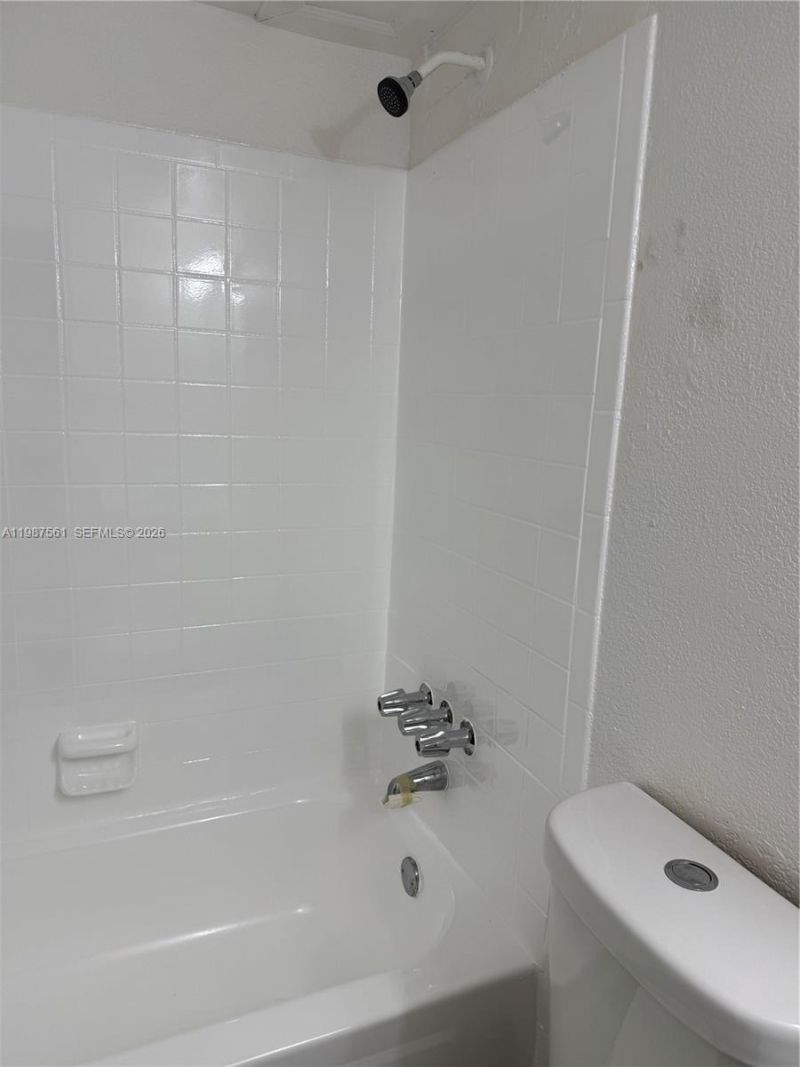 5755 W 20th Ave , Unit 201, Hialeah, FL 33012 Photo