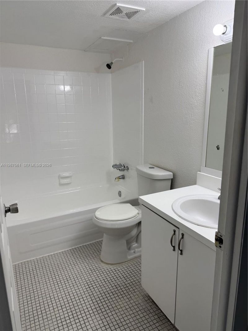 5755 W 20th Ave , Unit 201, Hialeah, FL 33012 Photo