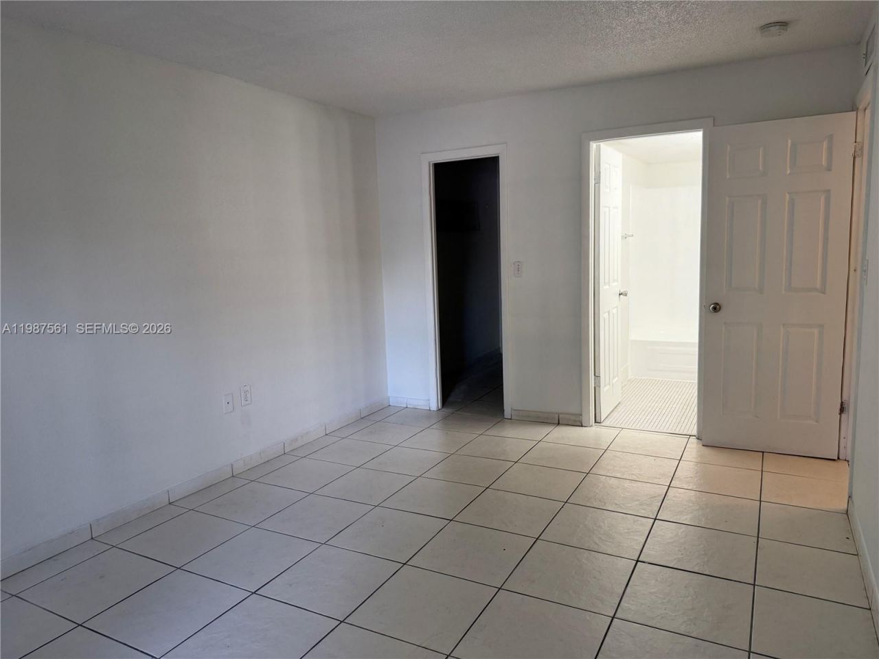 5755 W 20th Ave , Unit 201, Hialeah, FL 33012 Photo