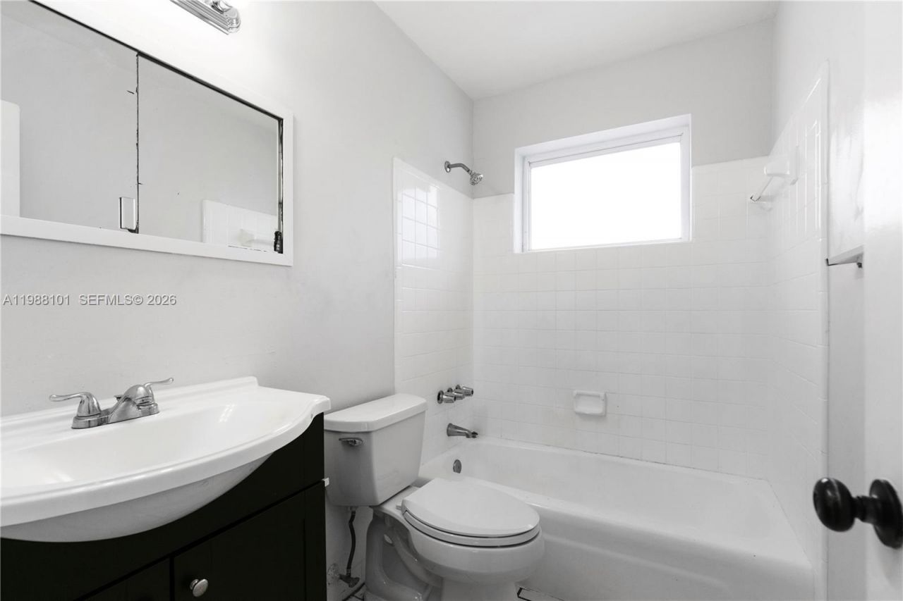 1511 NW 85th Way, Pembroke Pines, FL 33024 Photo