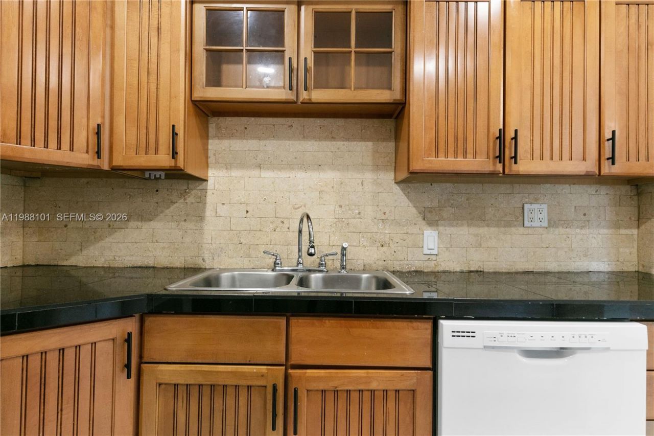 1511 NW 85th Way, Pembroke Pines, FL 33024 Photo