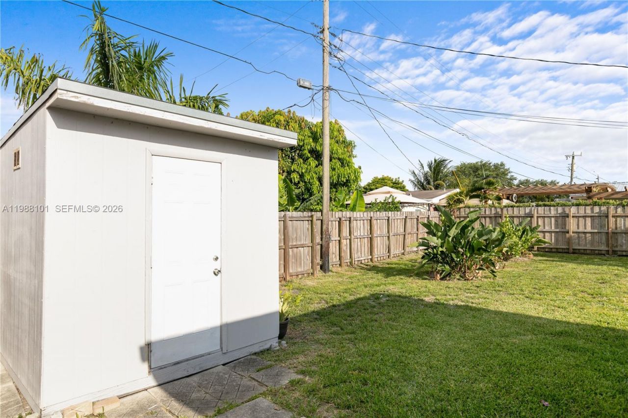 1511 NW 85th Way, Pembroke Pines, FL 33024 Photo