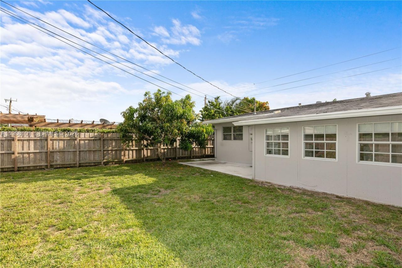 1511 NW 85th Way, Pembroke Pines, FL 33024 Photo