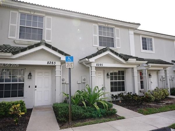 8285 Pacific Beach Dr., Fort Myers, FL 33966