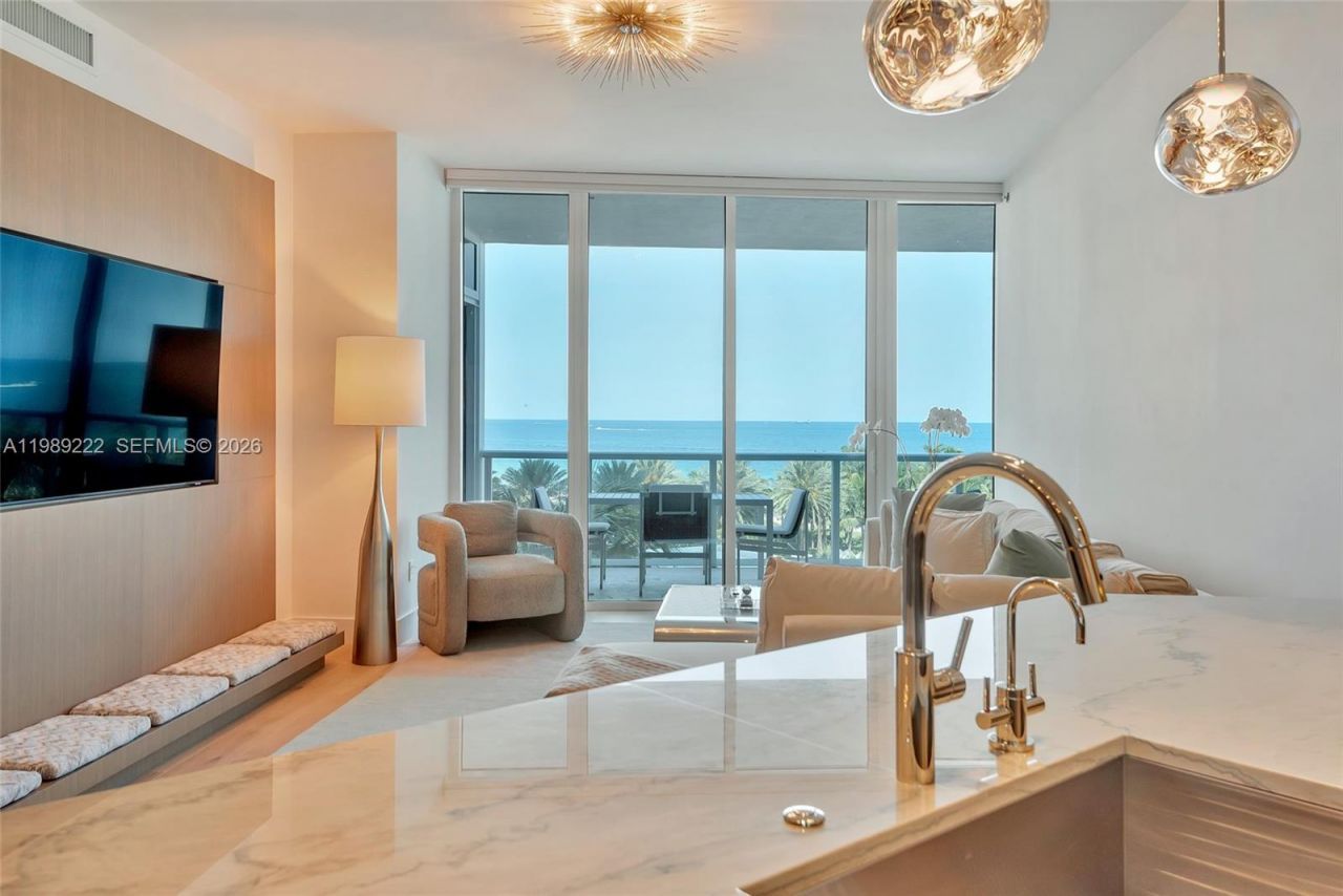 100 S Pointe Dr, Unit 708, Miami Beach, FL 33139 Photo